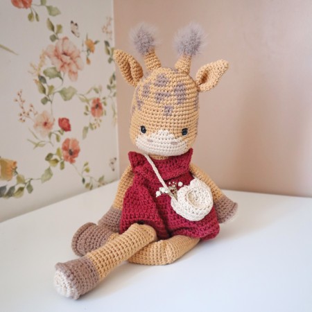 Suzie, girafe, modèle au crochet